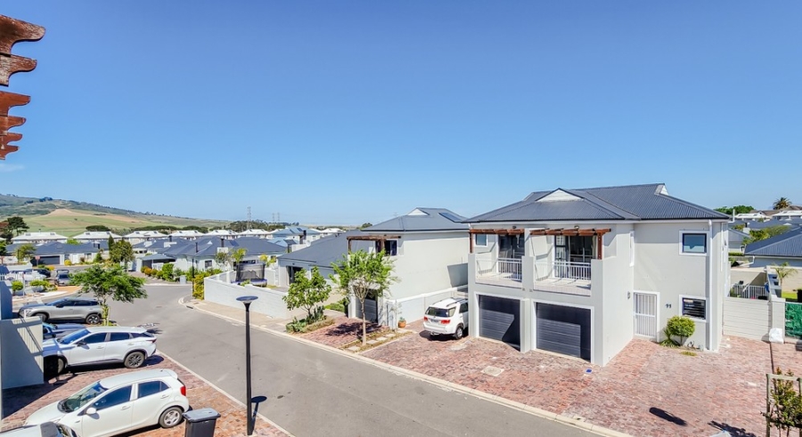 To Let 3 Bedroom Property for Rent in Protea Heights Western Cape